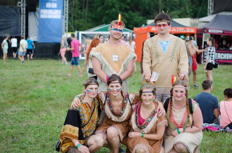 Hrady CZ: Zimní královna Lucie Bílá si s Arakainem podmanila Rožmberk, hráli i Visací zámek nebo Rybičky 48