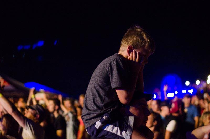 Hrady CZ: Zimní královna Lucie Bílá si s Arakainem podmanila Rožmberk, hráli i Visací zámek nebo Rybičky 48