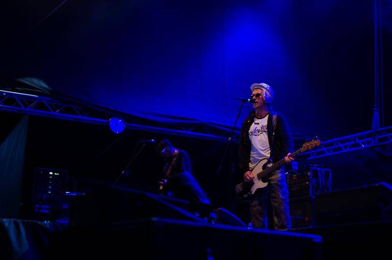 Hrady CZ: Zimní královna Lucie Bílá si s Arakainem podmanila Rožmberk, hráli i Visací zámek nebo Rybičky 48