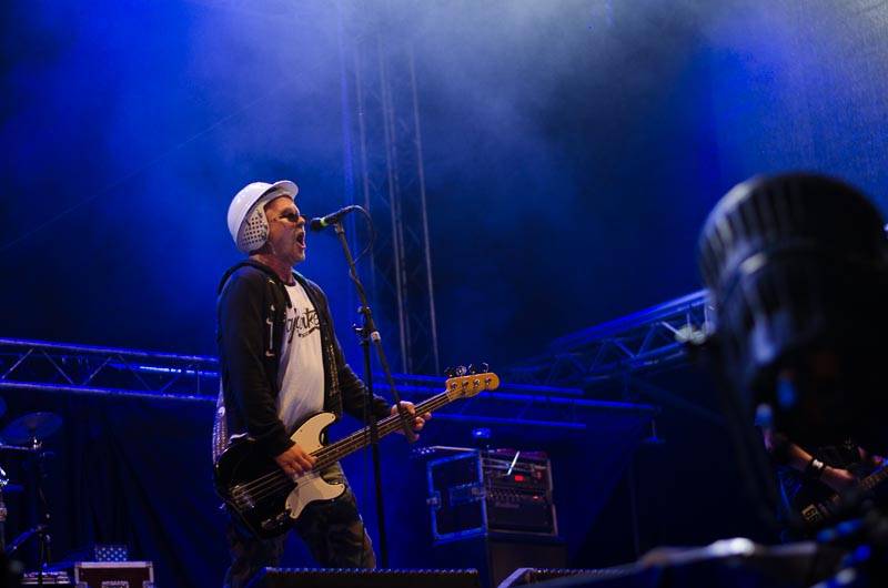 Hrady CZ: Zimní královna Lucie Bílá si s Arakainem podmanila Rožmberk, hráli i Visací zámek nebo Rybičky 48