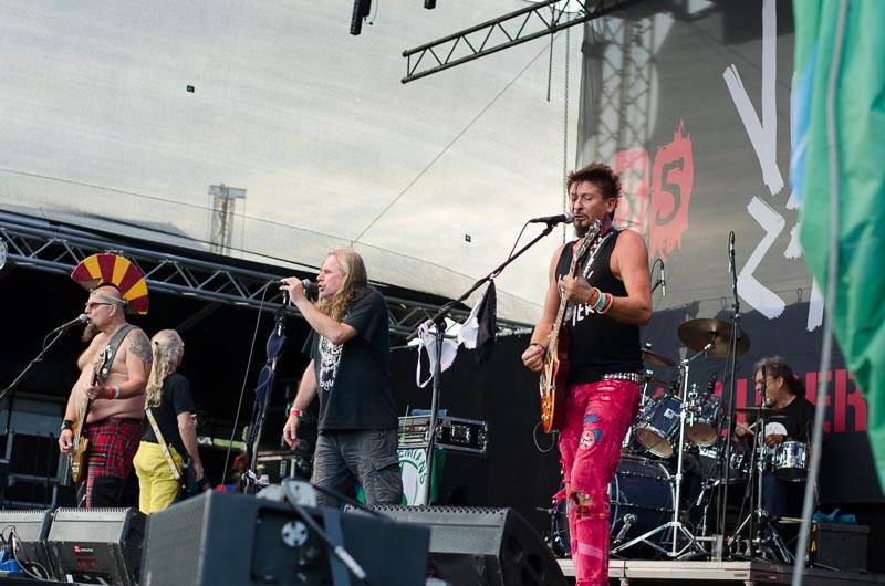 Hrady CZ: Zimní královna Lucie Bílá si s Arakainem podmanila Rožmberk, hráli i Visací zámek nebo Rybičky 48