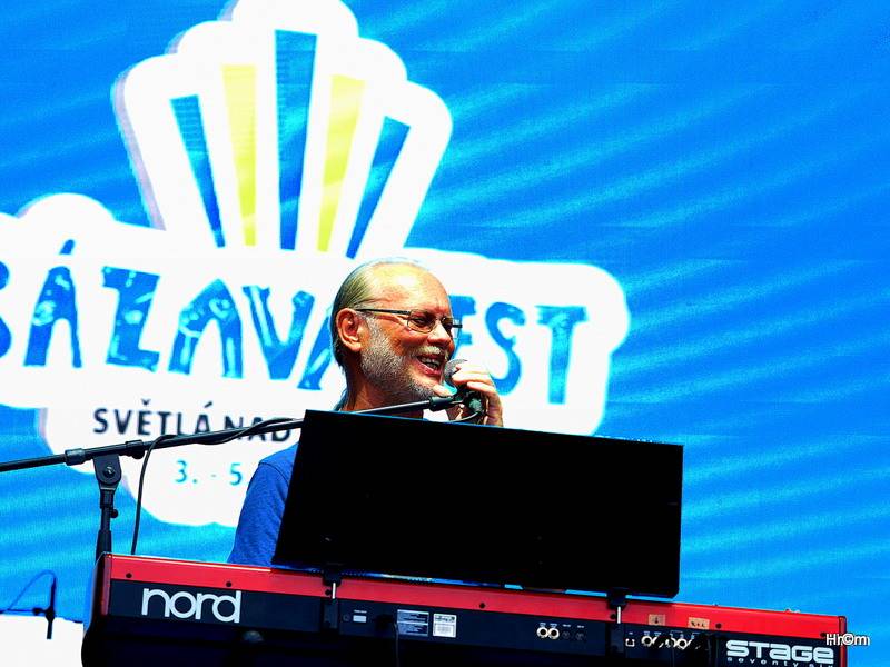 Thomas Anders byl hlavní hvězdou pátečního Sázavafestu, diváky bavili i Mig 21, Michal Hrůza nebo Jelen