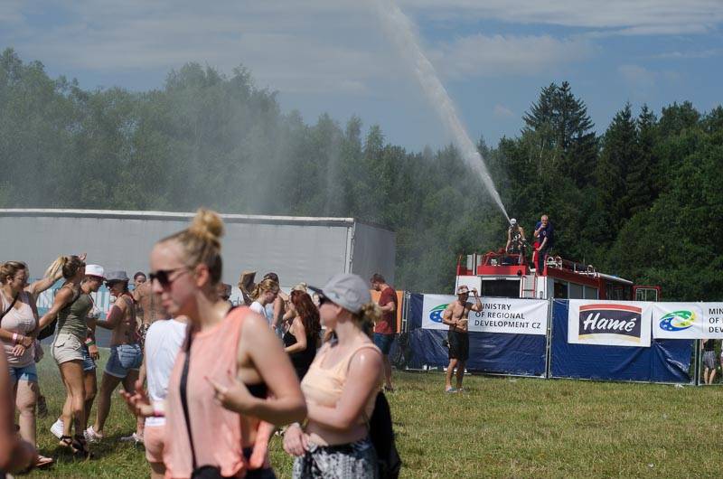 Hrady CZ: Na Rožmberku sklidil největší aplaus Tomáš Klus, sobotní program završili Mig 21