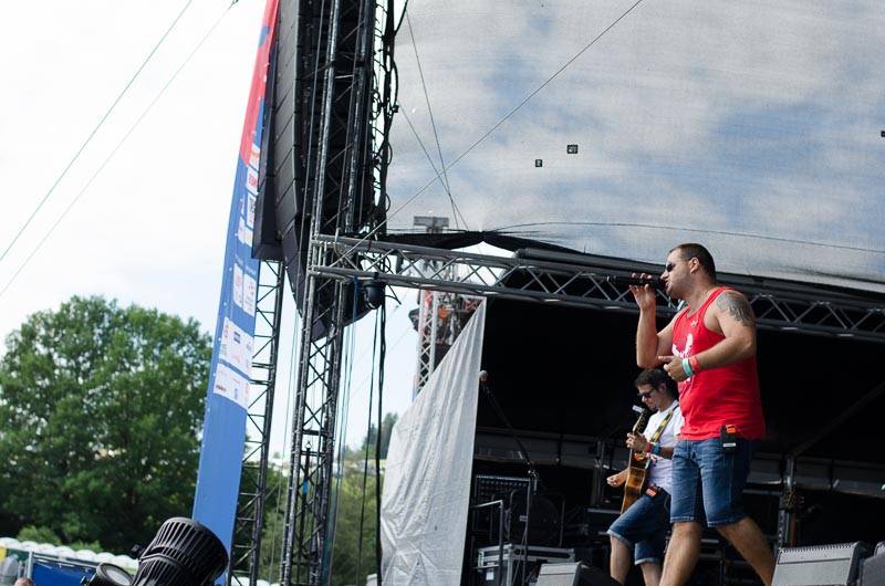 Hrady CZ: Na Rožmberku sklidil největší aplaus Tomáš Klus, sobotní program završili Mig 21