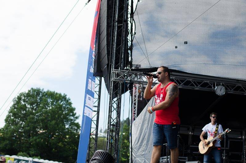 Hrady CZ: Na Rožmberku sklidil největší aplaus Tomáš Klus, sobotní program završili Mig 21