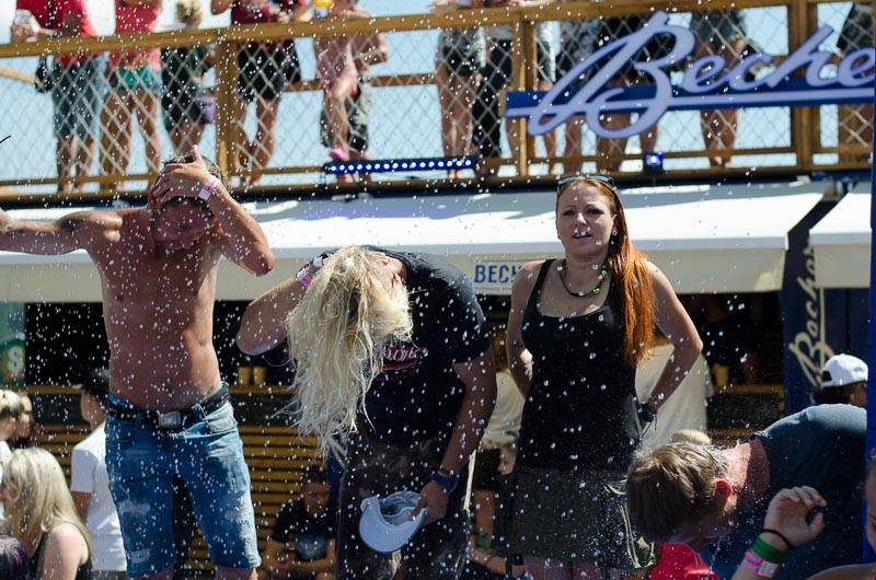 Hrady CZ: Na Rožmberku sklidil největší aplaus Tomáš Klus, sobotní program završili Mig 21