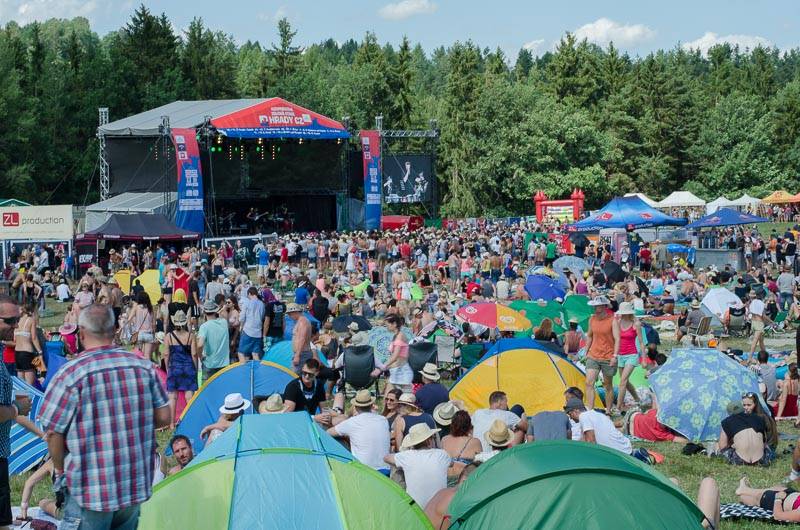 Hrady CZ: Na Rožmberku sklidil největší aplaus Tomáš Klus, sobotní program završili Mig 21