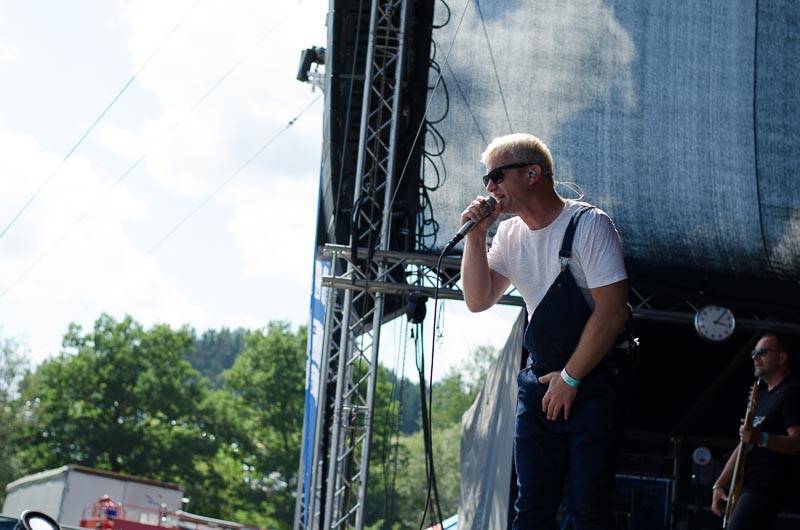 Hrady CZ: Na Rožmberku sklidil největší aplaus Tomáš Klus, sobotní program završili Mig 21