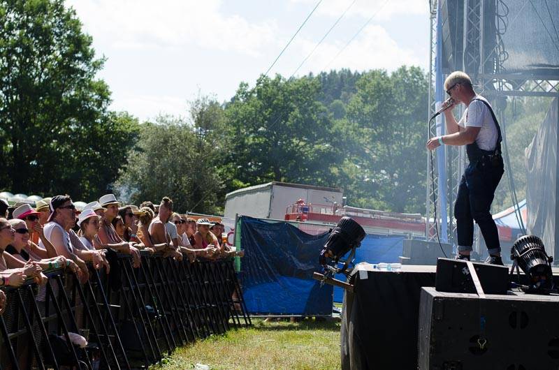Hrady CZ: Na Rožmberku sklidil největší aplaus Tomáš Klus, sobotní program završili Mig 21