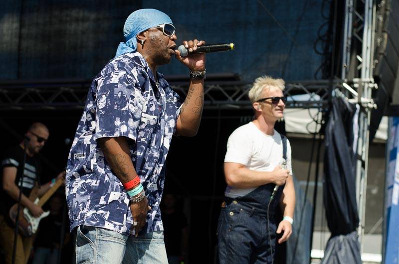 Hrady CZ: Na Rožmberku sklidil největší aplaus Tomáš Klus, sobotní program završili Mig 21