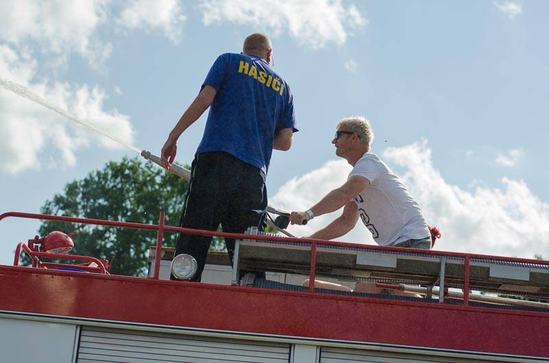 Hrady CZ: Na Rožmberku sklidil největší aplaus Tomáš Klus, sobotní program završili Mig 21