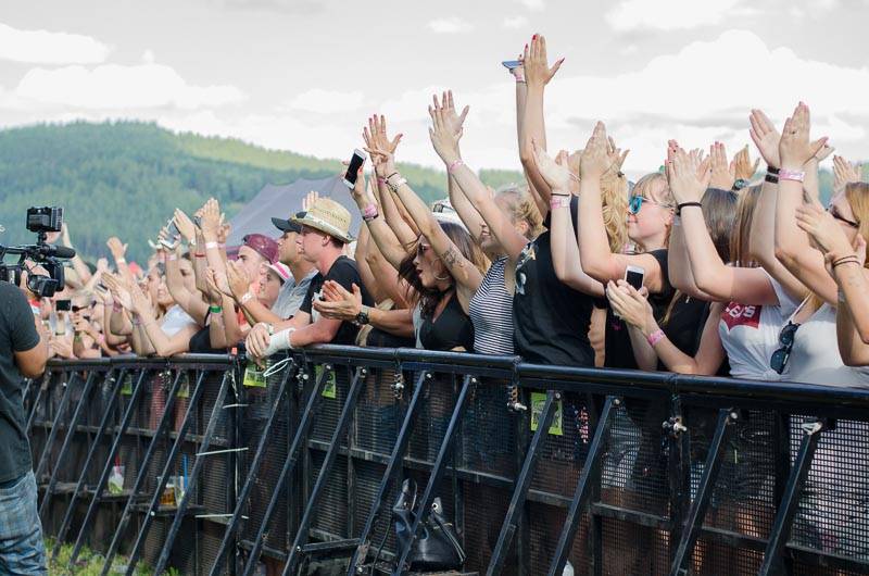Hrady CZ: Na Rožmberku sklidil největší aplaus Tomáš Klus, sobotní program završili Mig 21