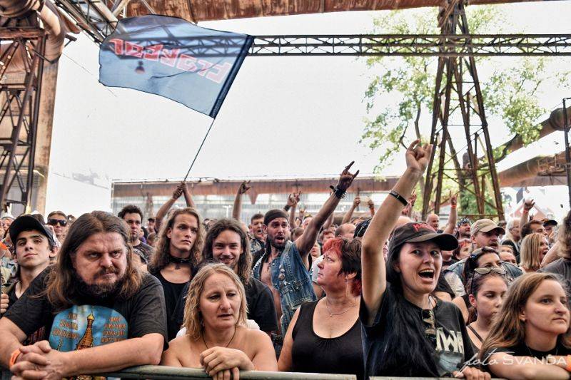 Ostrava v plamenech: Fanoušky rozpálili Arch Enemy, Loudness i Kreyson