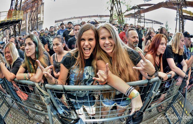 Ostrava v plamenech: Fanoušky rozpálili Arch Enemy, Loudness i Kreyson