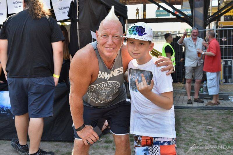 Ostrava v plamenech: Fanoušky rozpálili Arch Enemy, Loudness i Kreyson