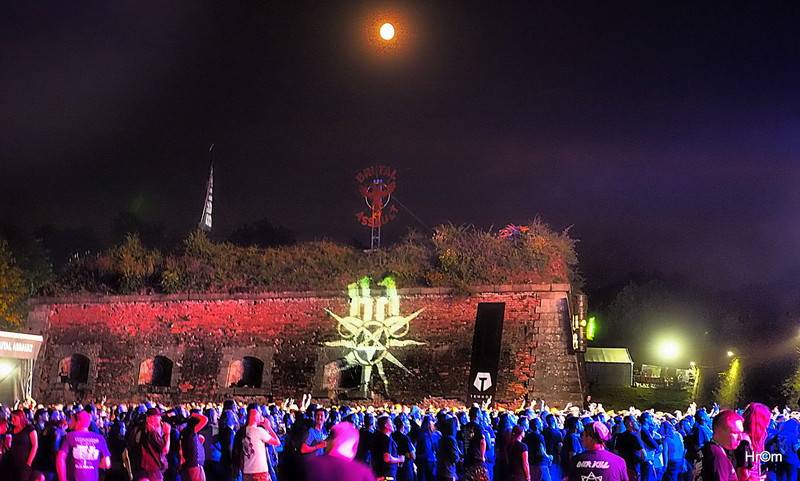 Dvacátý druhý ročník Brutal Assault začal pekelně zostra - s Madball nebo Overkill