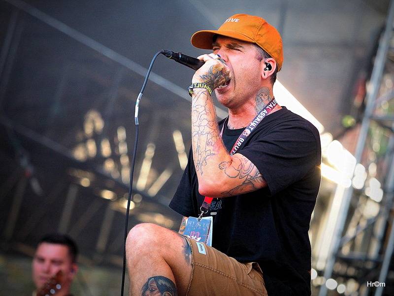 Dvacátý druhý ročník Brutal Assault začal pekelně zostra - s Madball nebo Overkill