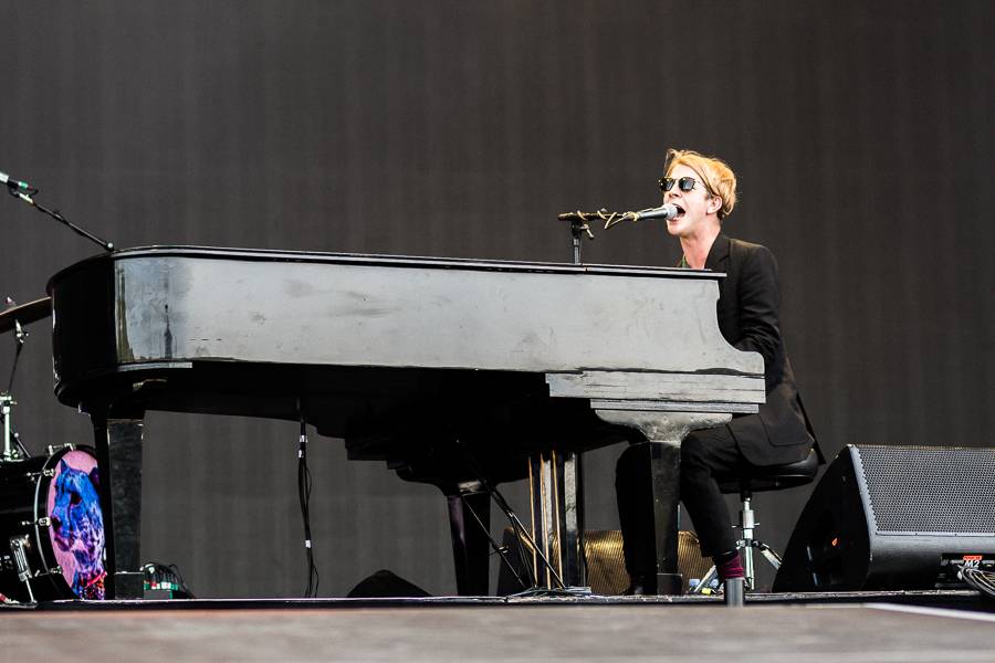 Druhý den Szigetu byl ve znamení indie a rapu, hvězdami programu byli Wiz Khalifa, Biffy Clyro či The Vaccines