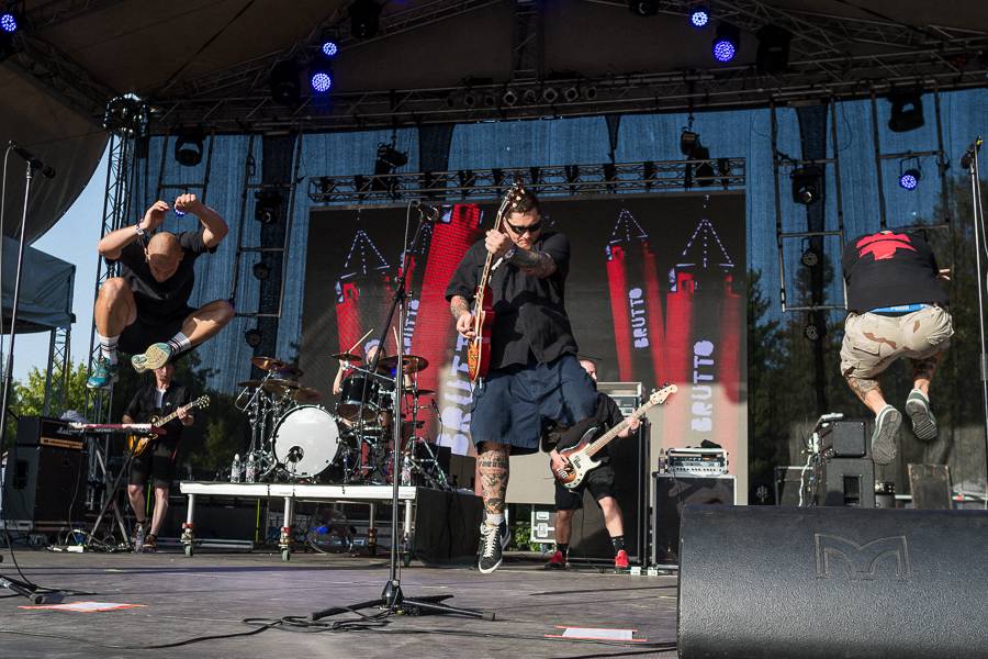 Druhý den Szigetu byl ve znamení indie a rapu, hvězdami programu byli Wiz Khalifa, Biffy Clyro či The Vaccines