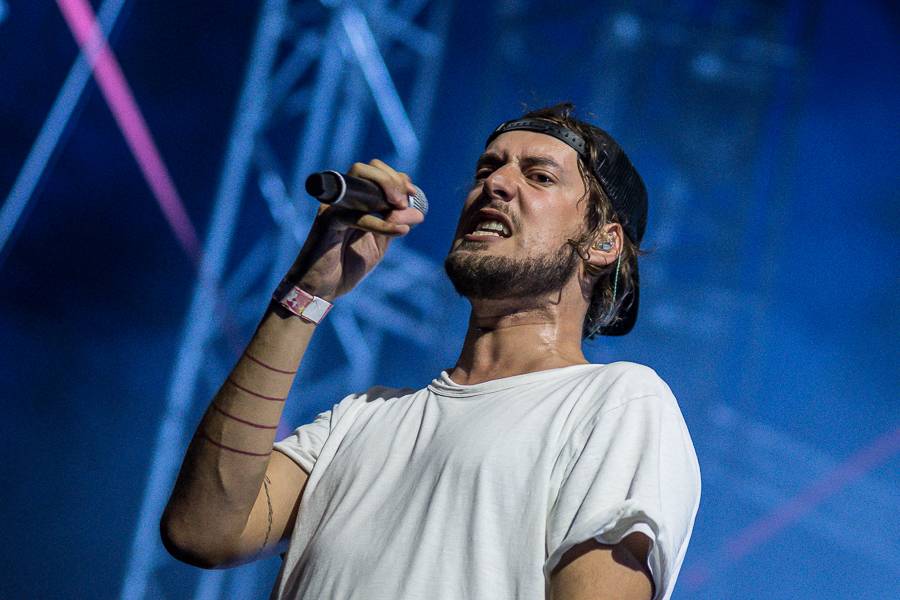 Druhý den Szigetu byl ve znamení indie a rapu, hvězdami programu byli Wiz Khalifa, Biffy Clyro či The Vaccines