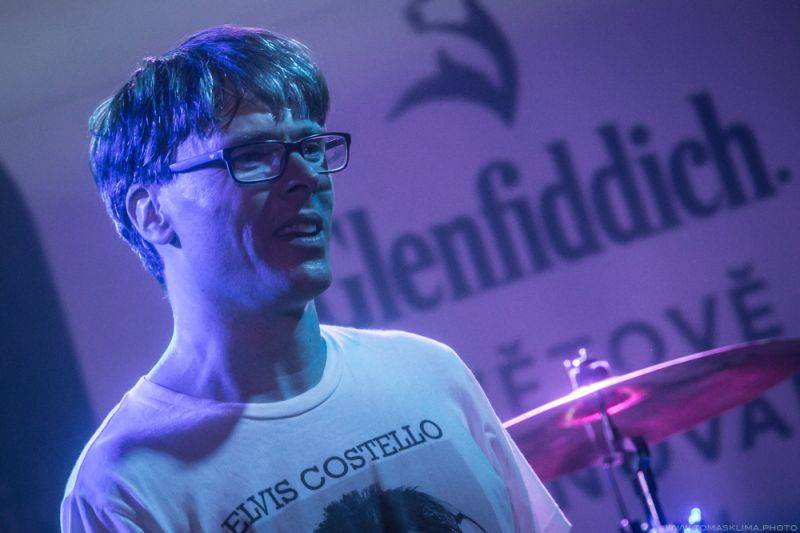 Adrian T. Bell odehrál na Cargo Gallery poslední letošní koncert v Praze