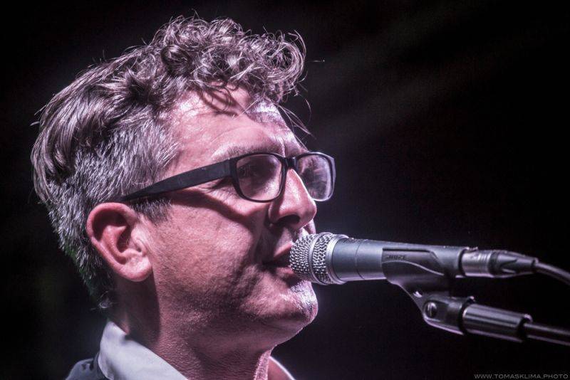 Adrian T. Bell odehrál na Cargo Gallery poslední letošní koncert v Praze