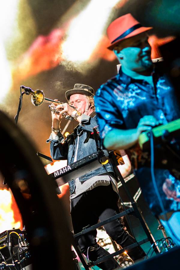Sziget, den třetí: Nabušení Kasabian, smělá PJ Harvey a Klara And The Pop jako česká stopa na festivalu