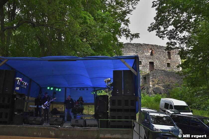 Prasofest na Vlčtejně ovládla skupina Trautenberk