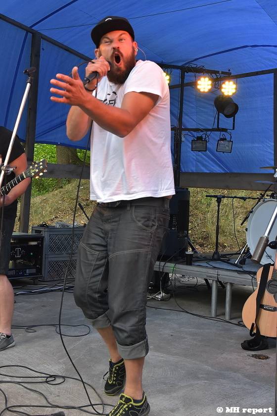 Prasofest na Vlčtejně ovládla skupina Trautenberk