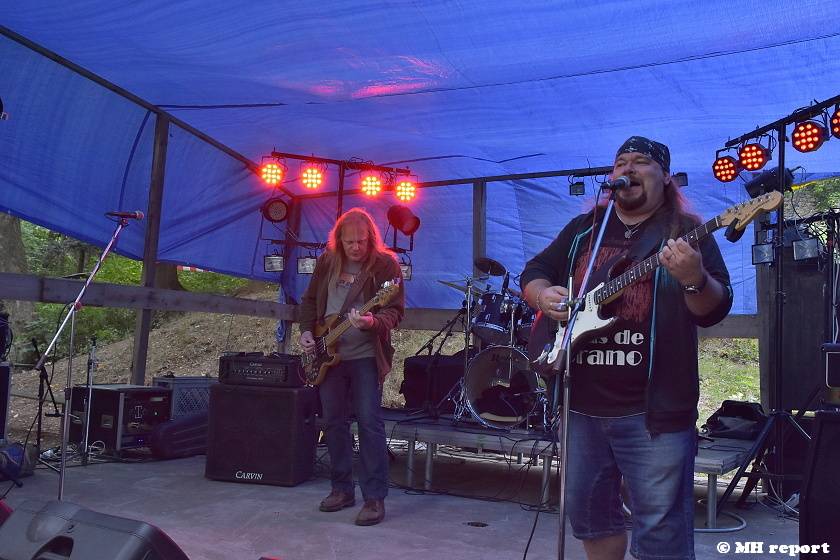 Prasofest na Vlčtejně ovládla skupina Trautenberk