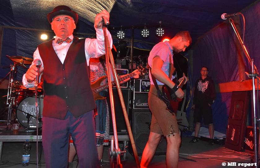 Prasofest na Vlčtejně ovládla skupina Trautenberk