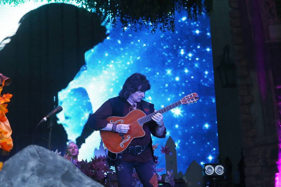 Blackmore's Night na Špilberku dodrželi deštivou tradici, zařadili i hit Michala Davida