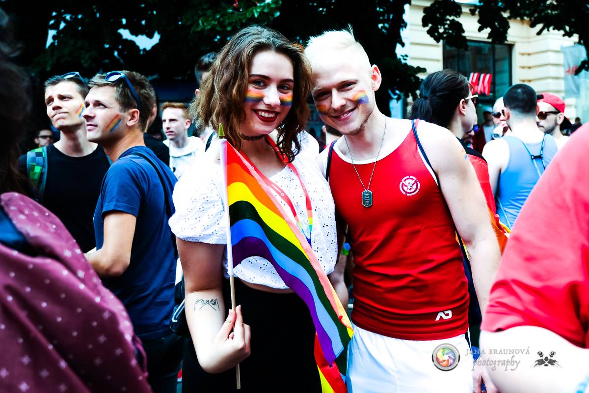 Prague Pride vyvrcholila duhovým průvodem a festivalem na Letné, vystoupila rapperka SharkaSs