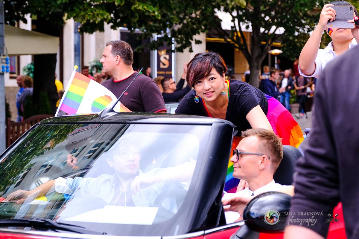 Prague Pride vyvrcholila duhovým průvodem a festivalem na Letné, vystoupila rapperka SharkaSs