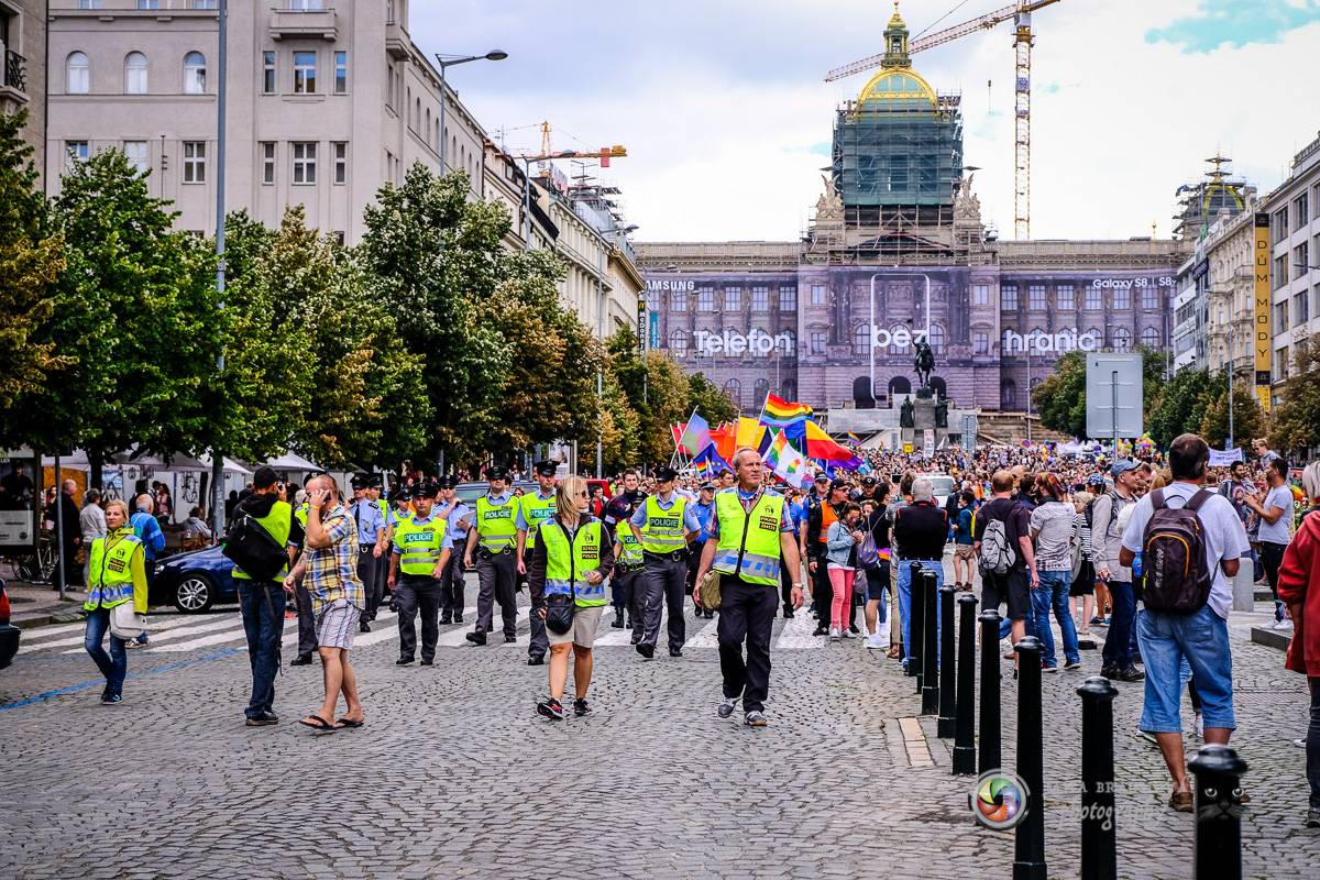 Prague Pride vyvrcholila duhovým průvodem a festivalem na Letné, vystoupila rapperka SharkaSs