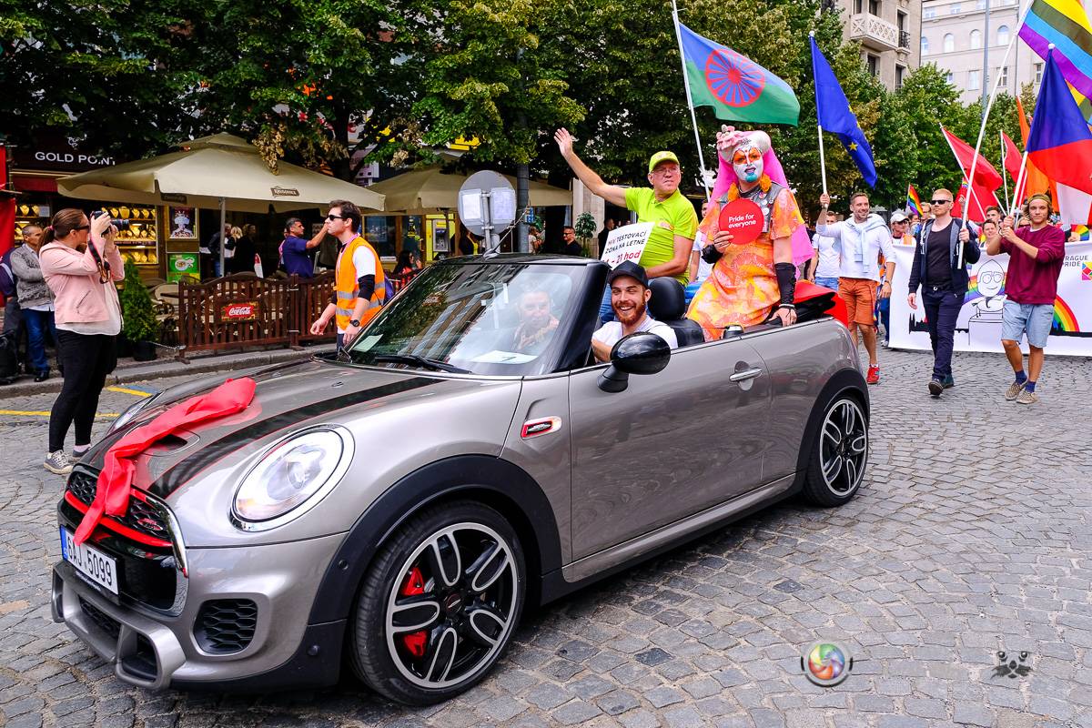 Prague Pride vyvrcholila duhovým průvodem a festivalem na Letné, vystoupila rapperka SharkaSs