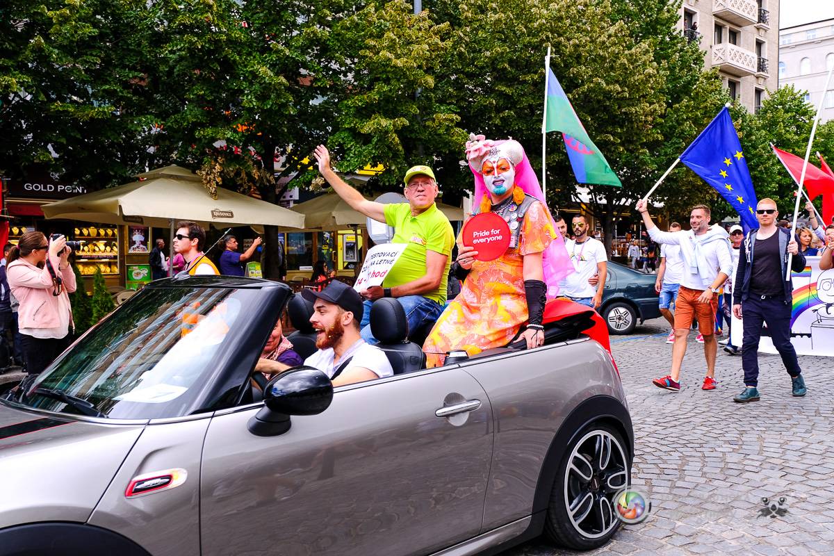 Prague Pride vyvrcholila duhovým průvodem a festivalem na Letné, vystoupila rapperka SharkaSs
