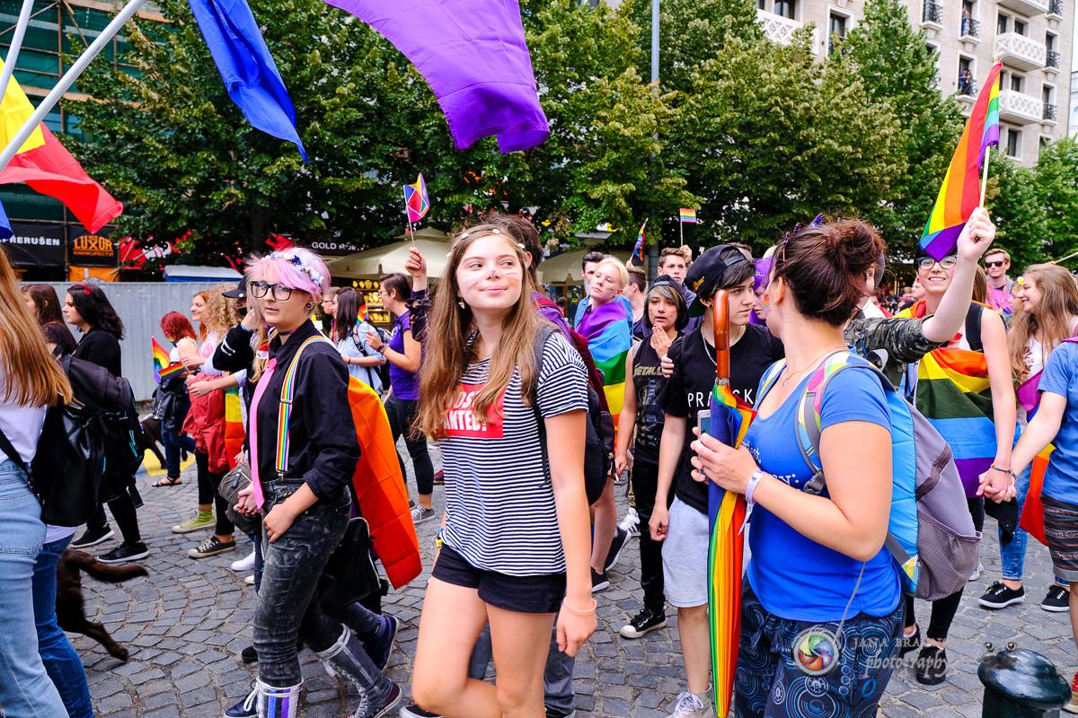 Prague Pride vyvrcholila duhovým průvodem a festivalem na Letné, vystoupila rapperka SharkaSs