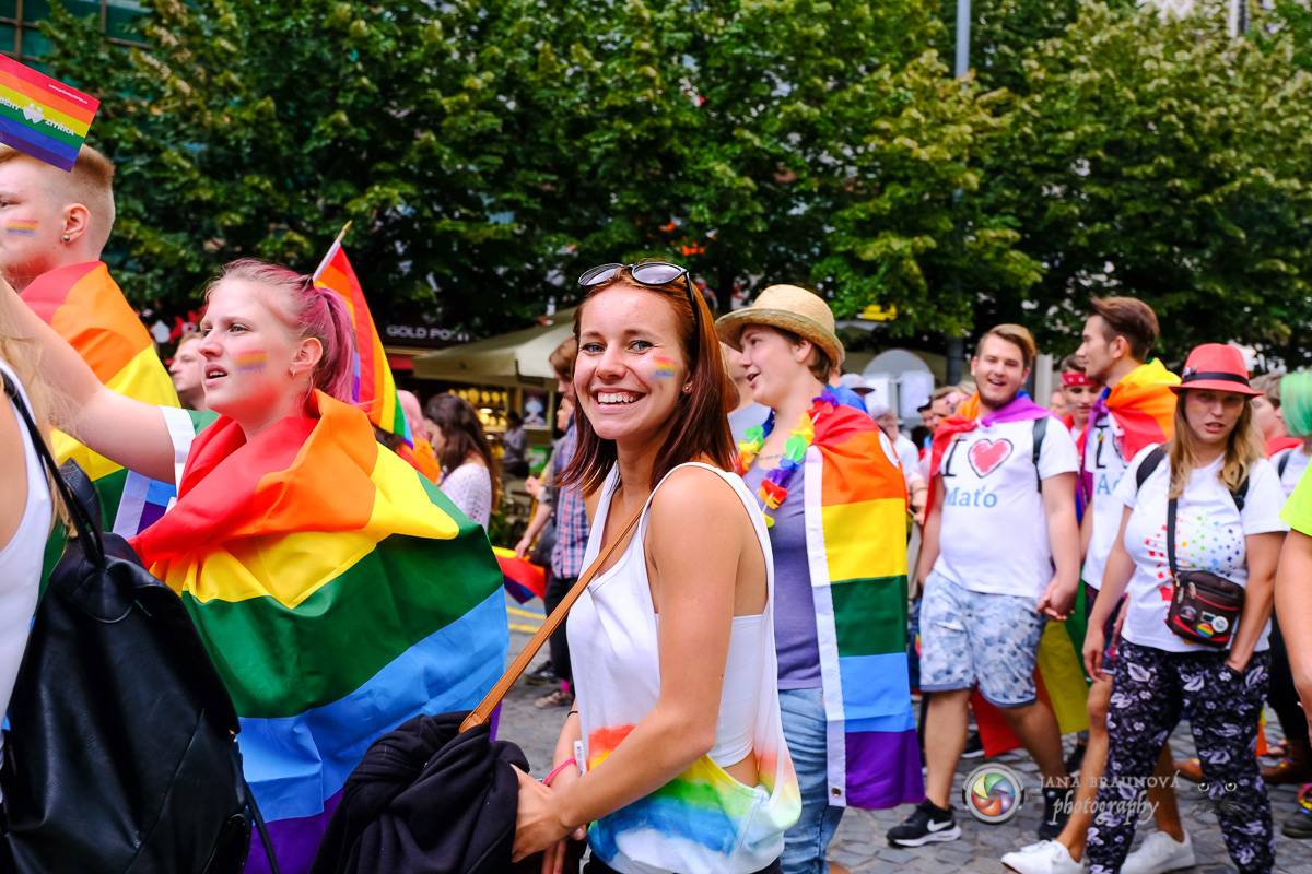 Prague Pride vyvrcholila duhovým průvodem a festivalem na Letné, vystoupila rapperka SharkaSs