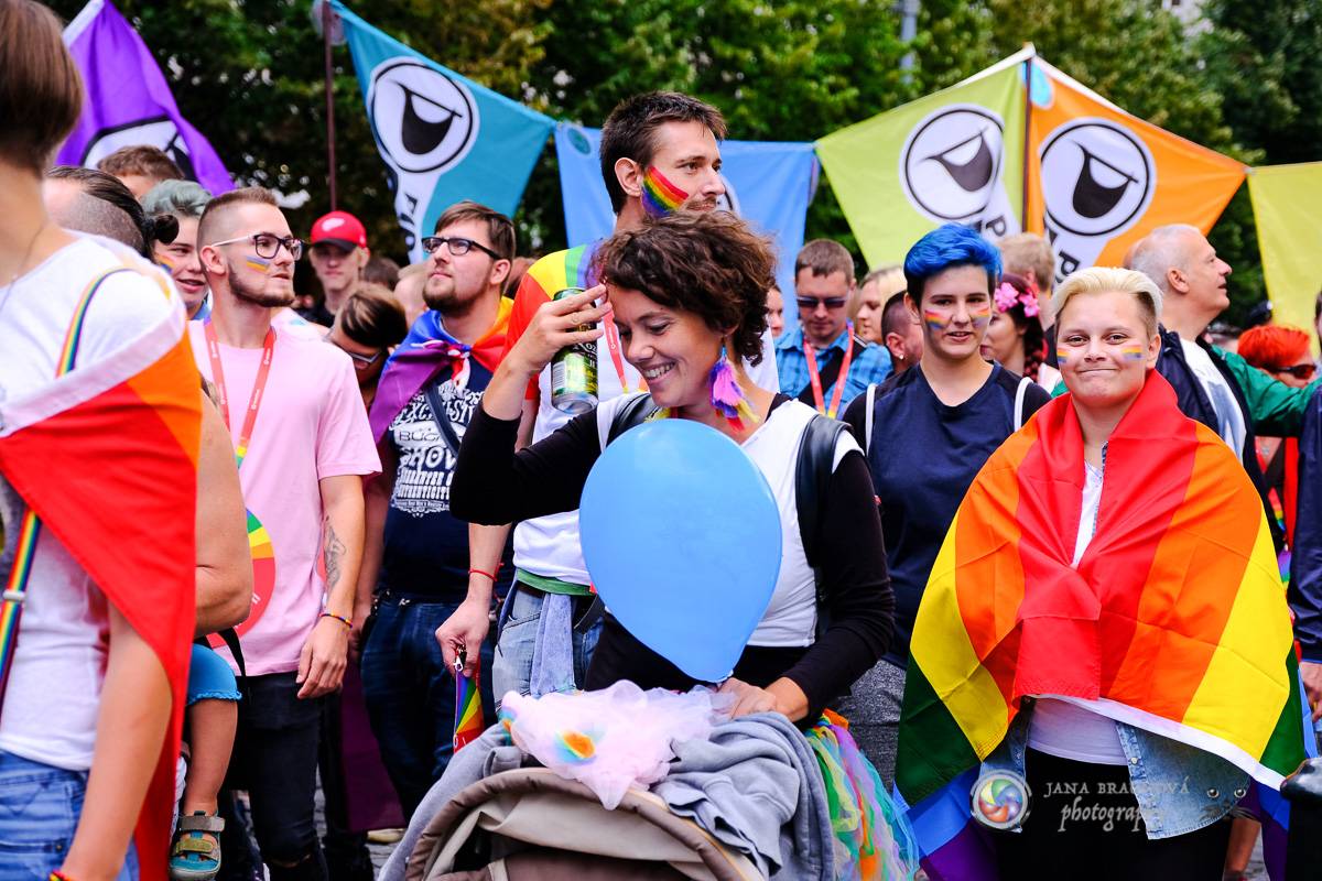 Prague Pride vyvrcholila duhovým průvodem a festivalem na Letné, vystoupila rapperka SharkaSs