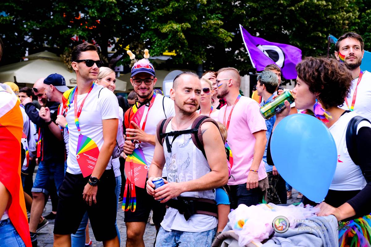 Prague Pride vyvrcholila duhovým průvodem a festivalem na Letné, vystoupila rapperka SharkaSs