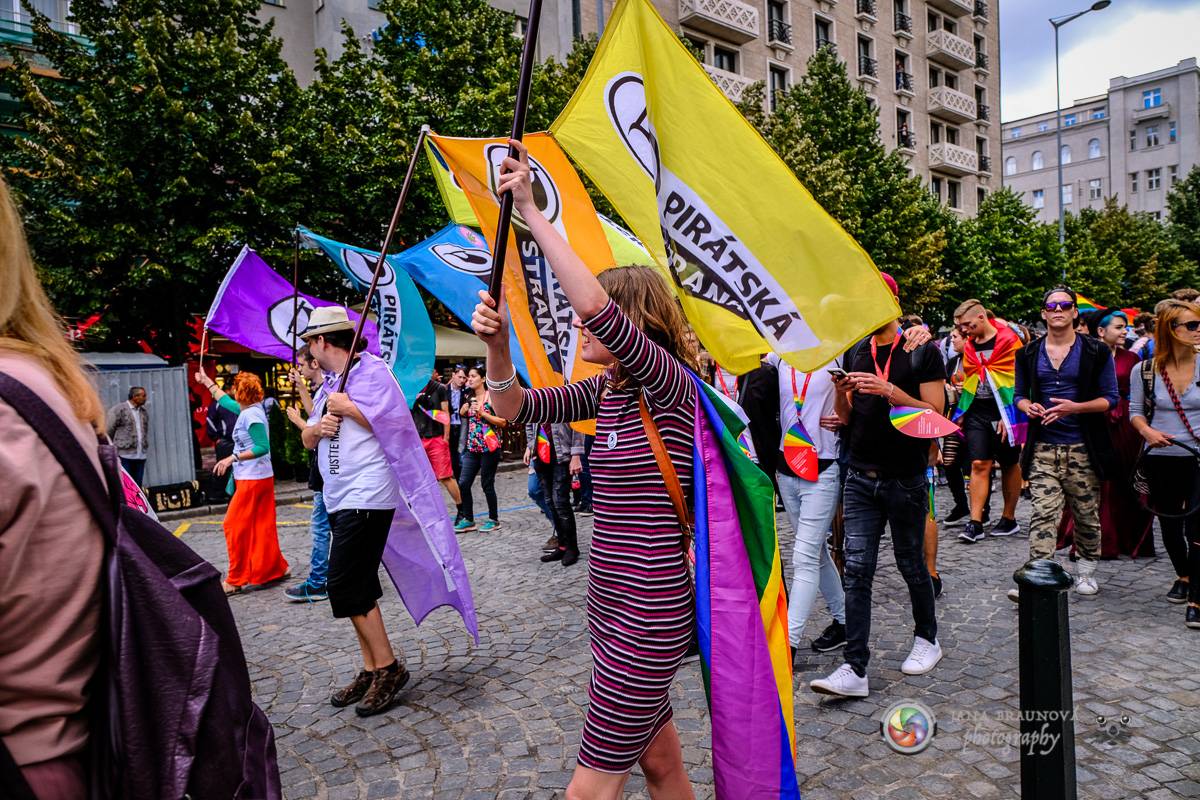 Prague Pride vyvrcholila duhovým průvodem a festivalem na Letné, vystoupila rapperka SharkaSs
