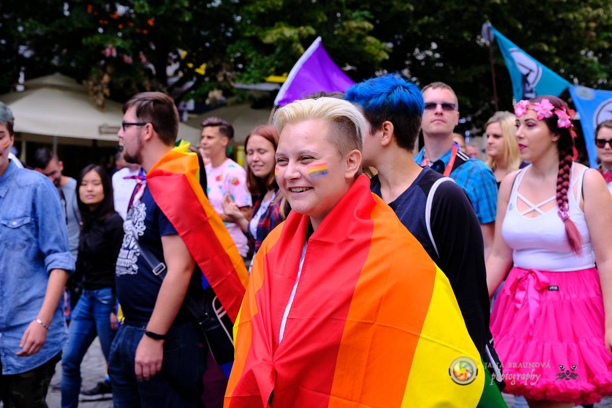 Prague Pride vyvrcholila duhovým průvodem a festivalem na Letné, vystoupila rapperka SharkaSs