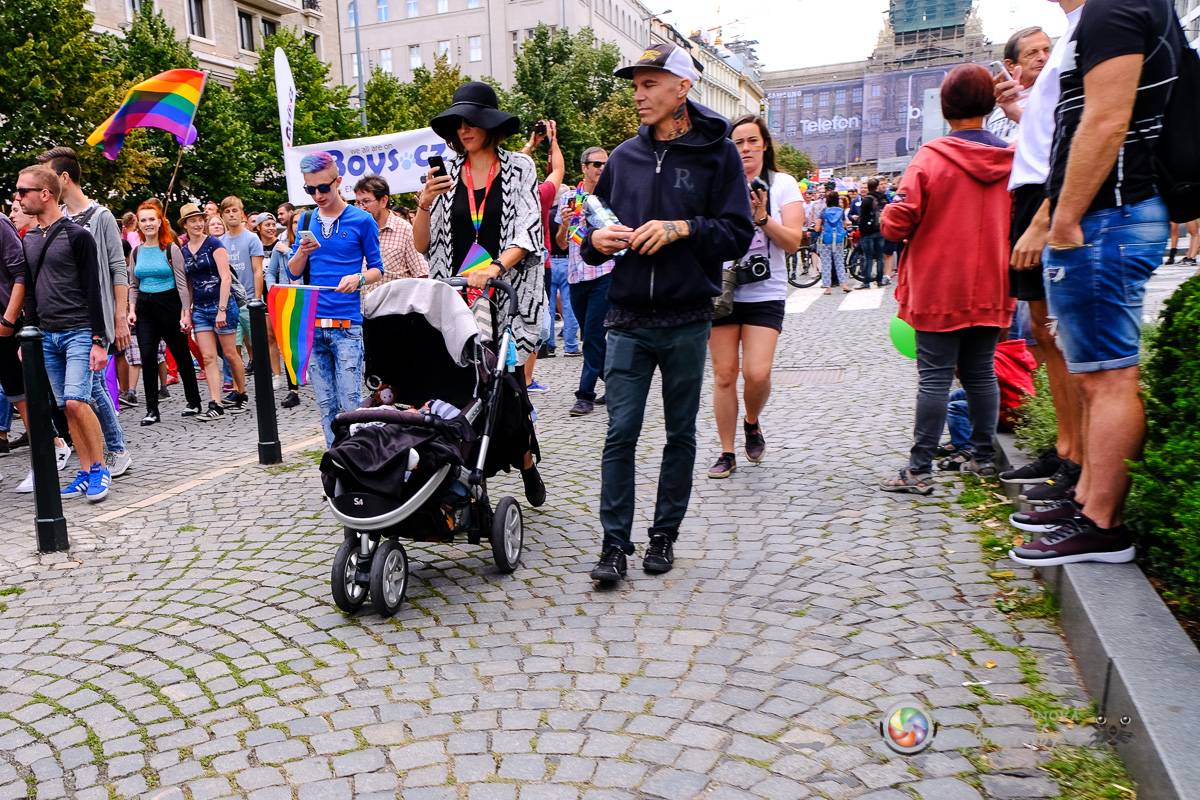 Prague Pride vyvrcholila duhovým průvodem a festivalem na Letné, vystoupila rapperka SharkaSs