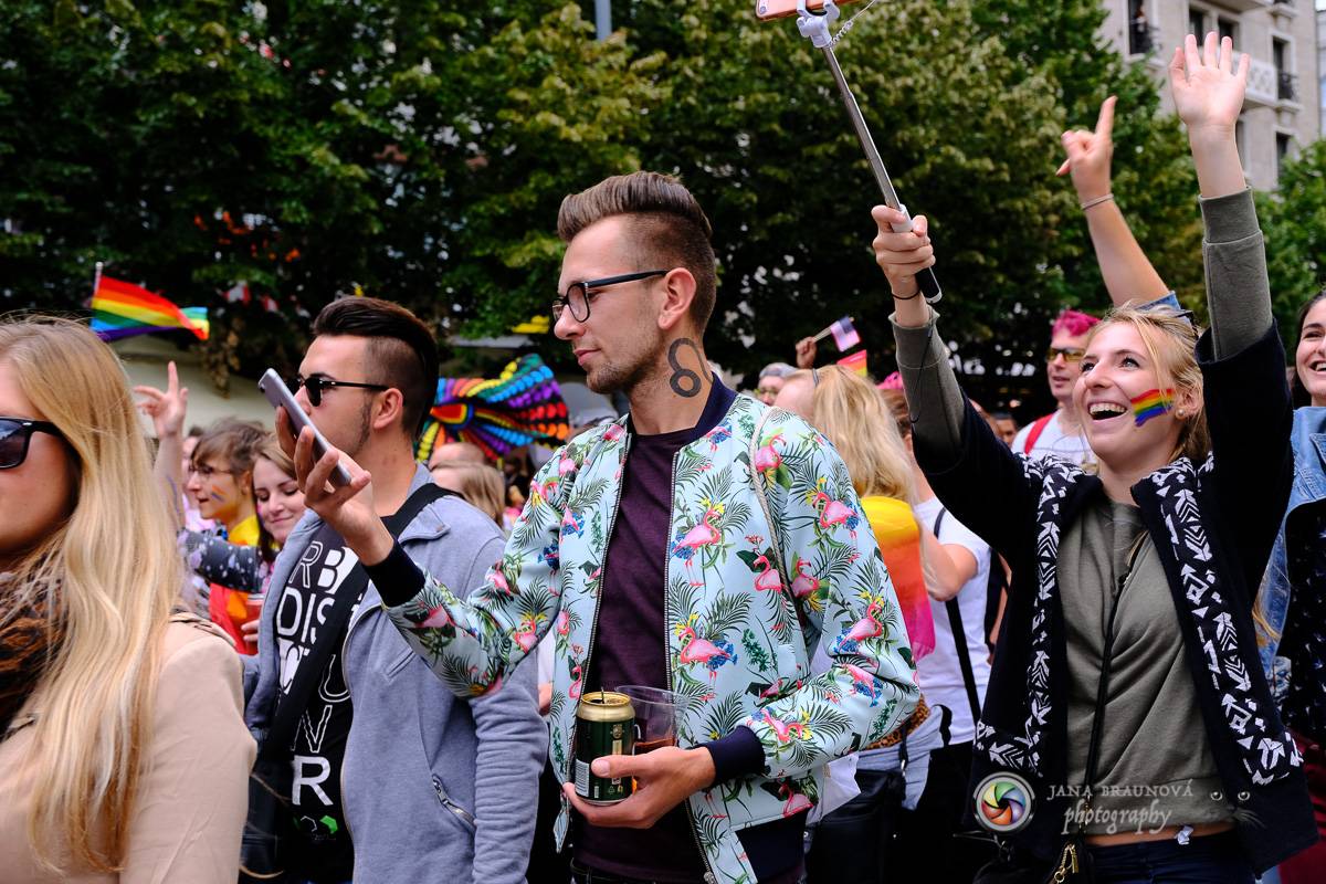 Prague Pride vyvrcholila duhovým průvodem a festivalem na Letné, vystoupila rapperka SharkaSs
