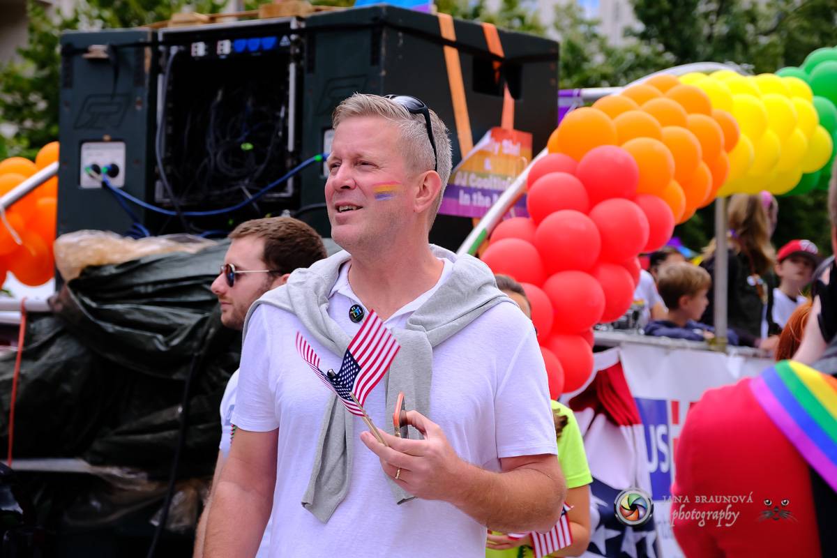 Prague Pride vyvrcholila duhovým průvodem a festivalem na Letné, vystoupila rapperka SharkaSs