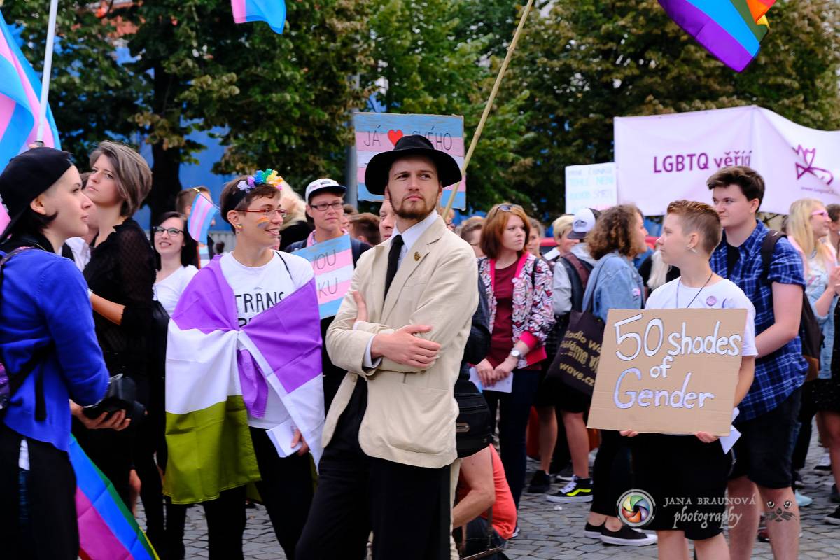 Prague Pride vyvrcholila duhovým průvodem a festivalem na Letné, vystoupila rapperka SharkaSs