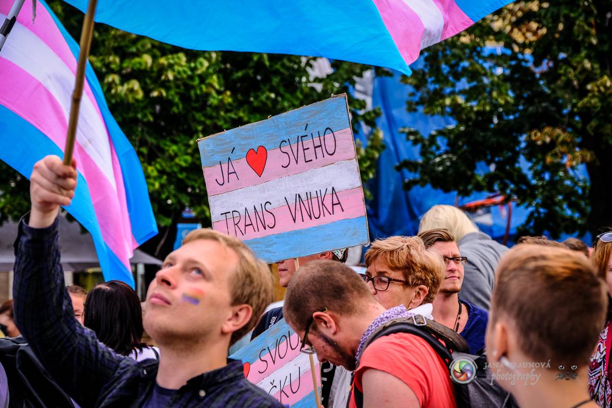 Prague Pride vyvrcholila duhovým průvodem a festivalem na Letné, vystoupila rapperka SharkaSs
