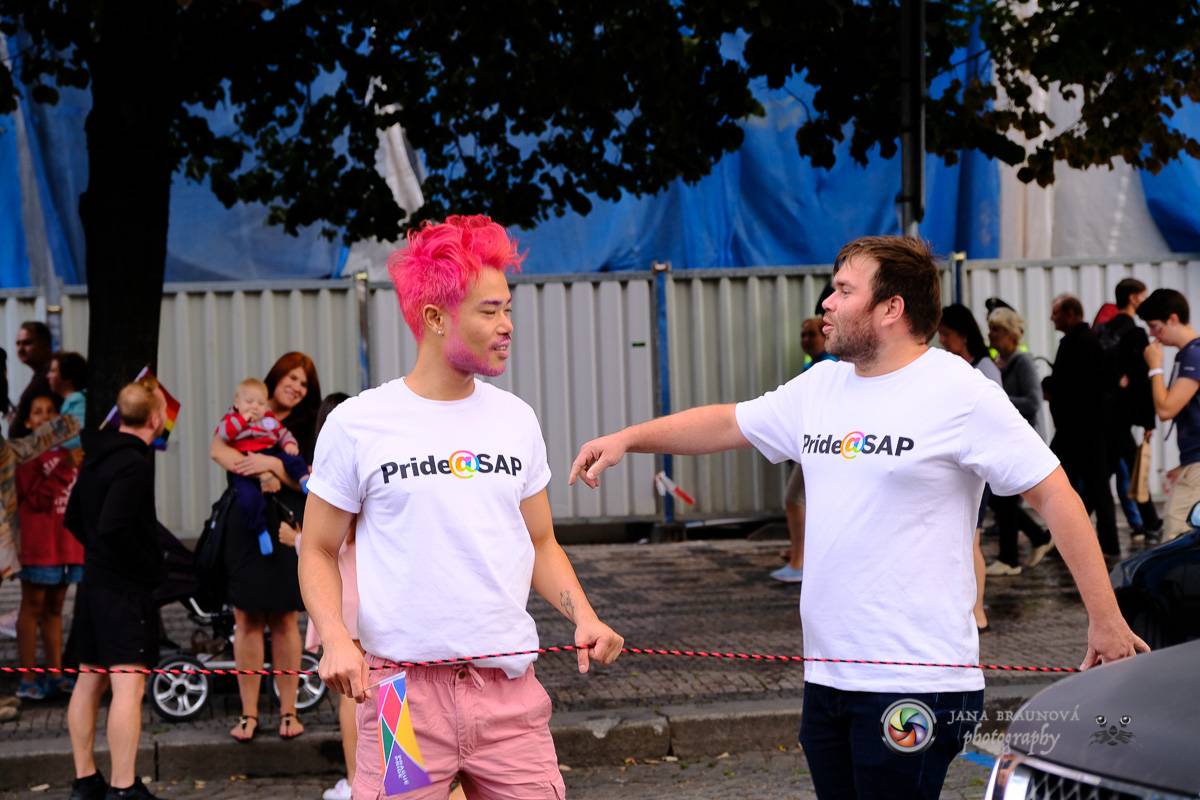 Prague Pride vyvrcholila duhovým průvodem a festivalem na Letné, vystoupila rapperka SharkaSs