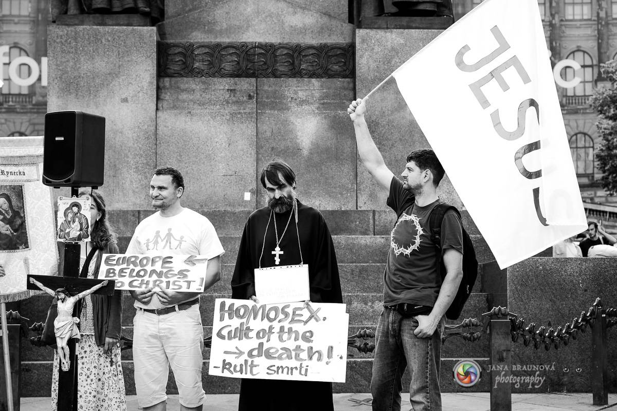 Prague Pride vyvrcholila duhovým průvodem a festivalem na Letné, vystoupila rapperka SharkaSs